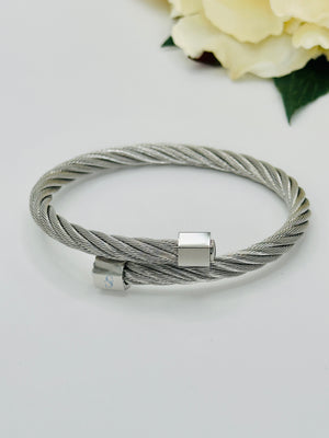 Celtic Screw Bangle